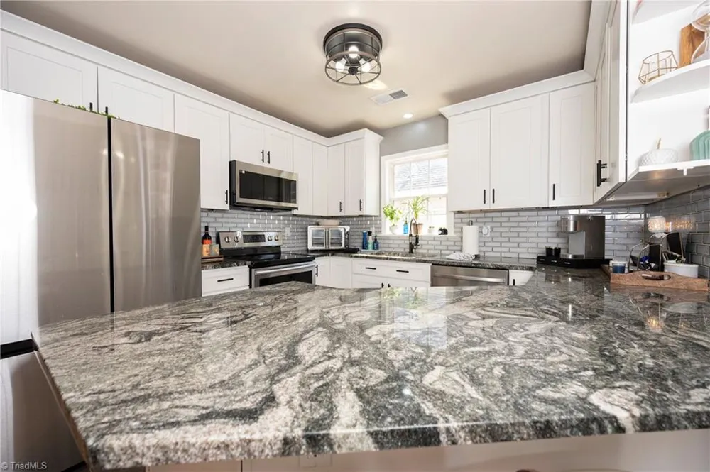 6648 Springfield Village Lane Clemmons, NC 27012