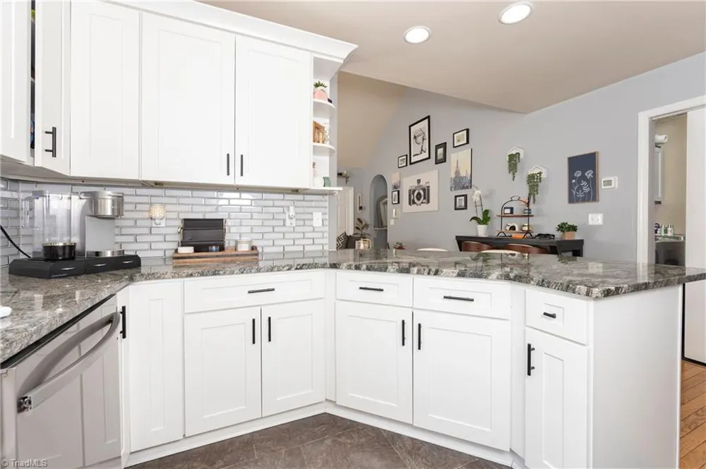 6648 Springfield Village Lane Clemmons, NC 27012