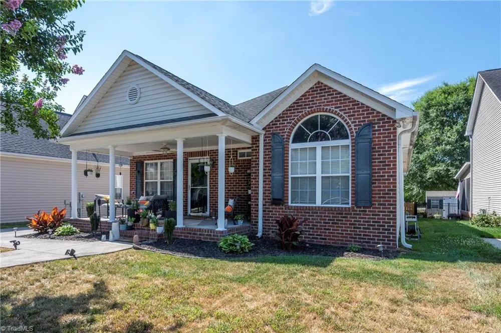 6648 Springfield Village Lane Clemmons, NC 27012