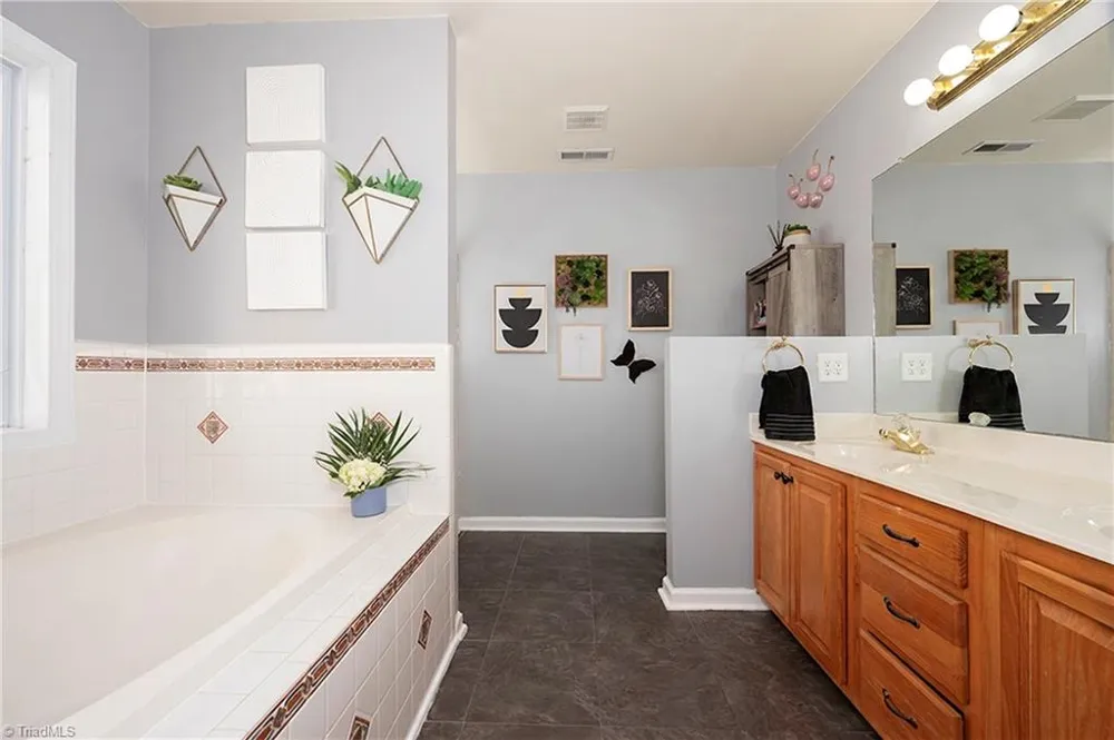 6648 Springfield Village Lane Clemmons, NC 27012