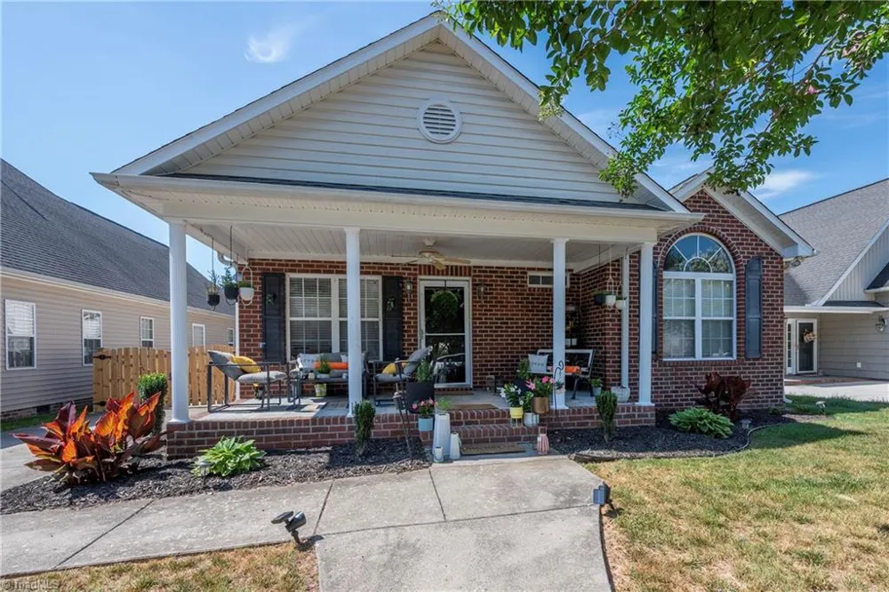 6648 Springfield Village Lane Clemmons, NC 27012
