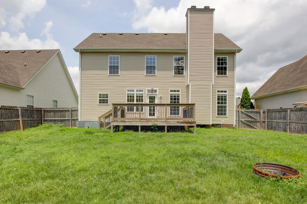 716 Cavalier Dr Clarksville, TN 37040