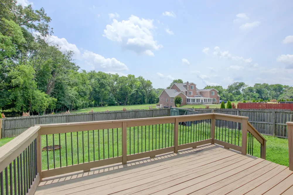 716 Cavalier Dr Clarksville, TN 37040