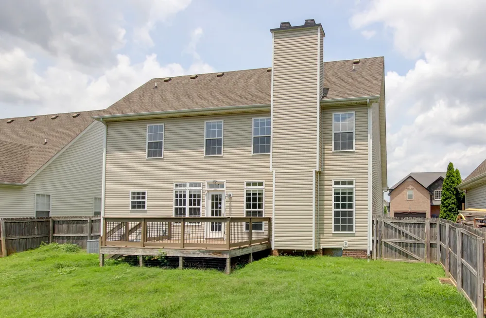 716 Cavalier Dr Clarksville, TN 37040