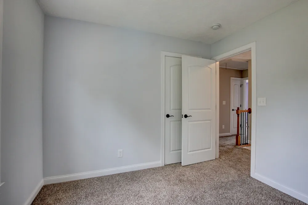 716 Cavalier Dr Clarksville, TN 37040
