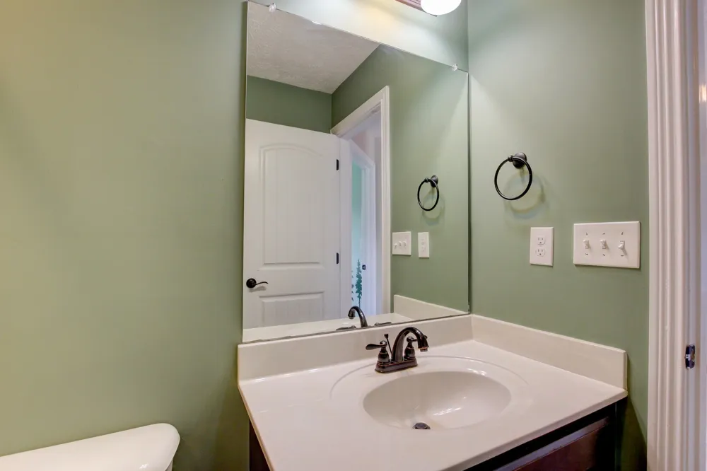 716 Cavalier Dr Clarksville, TN 37040