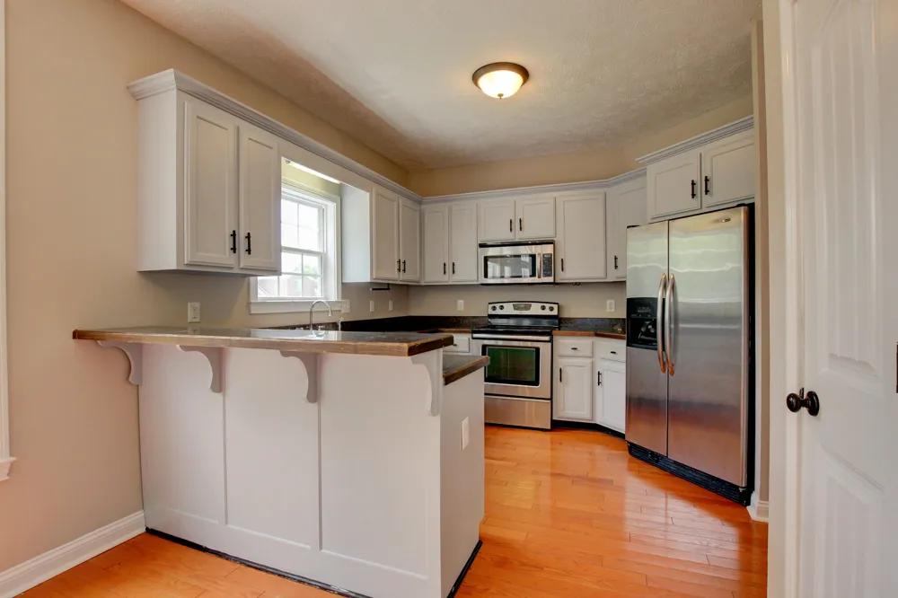 716 Cavalier Dr Clarksville, TN 37040