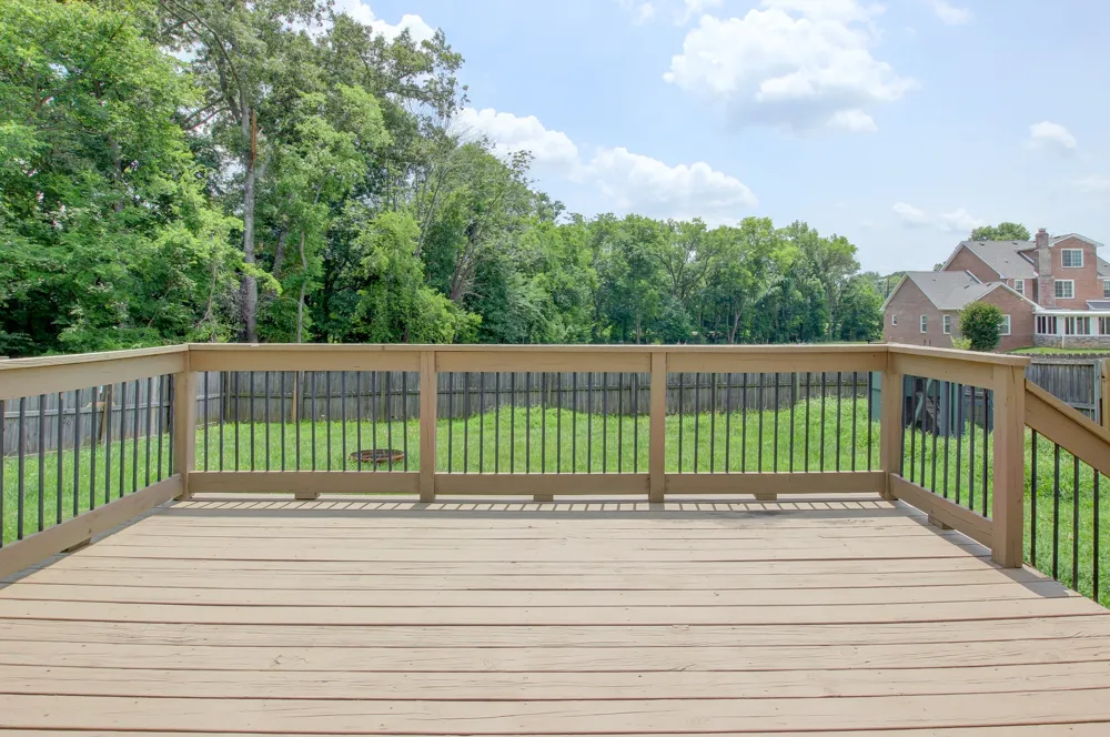 716 Cavalier Dr Clarksville, TN 37040