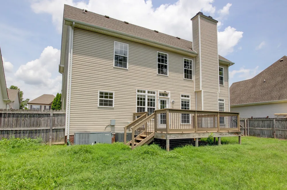 716 Cavalier Dr Clarksville, TN 37040