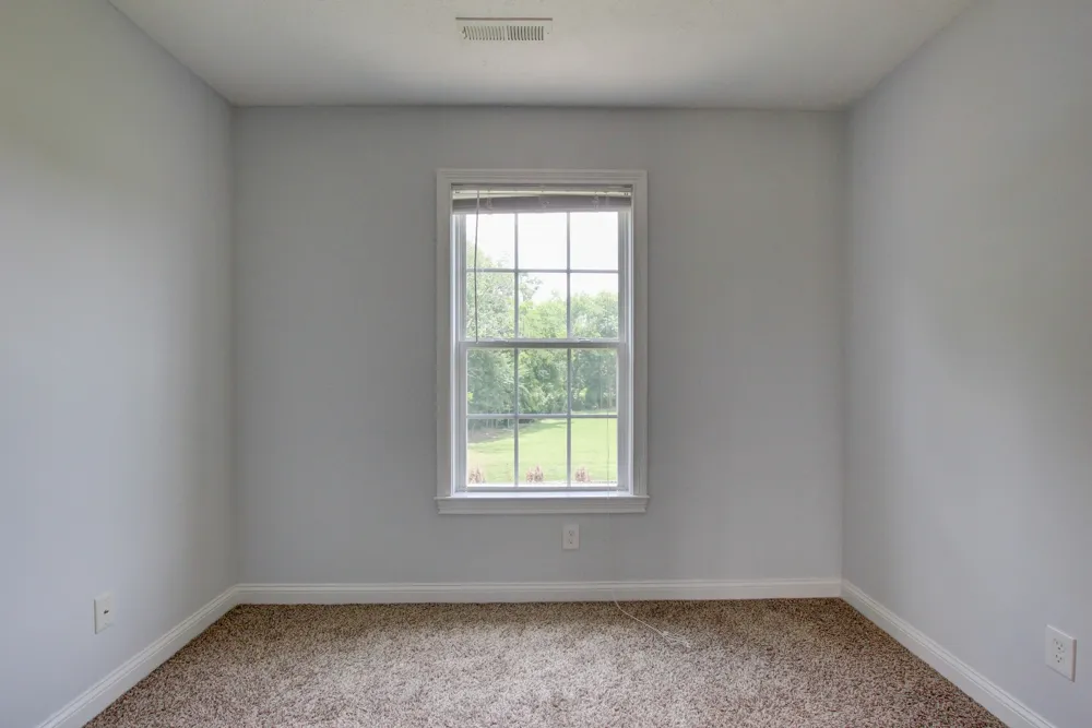 716 Cavalier Dr Clarksville, TN 37040