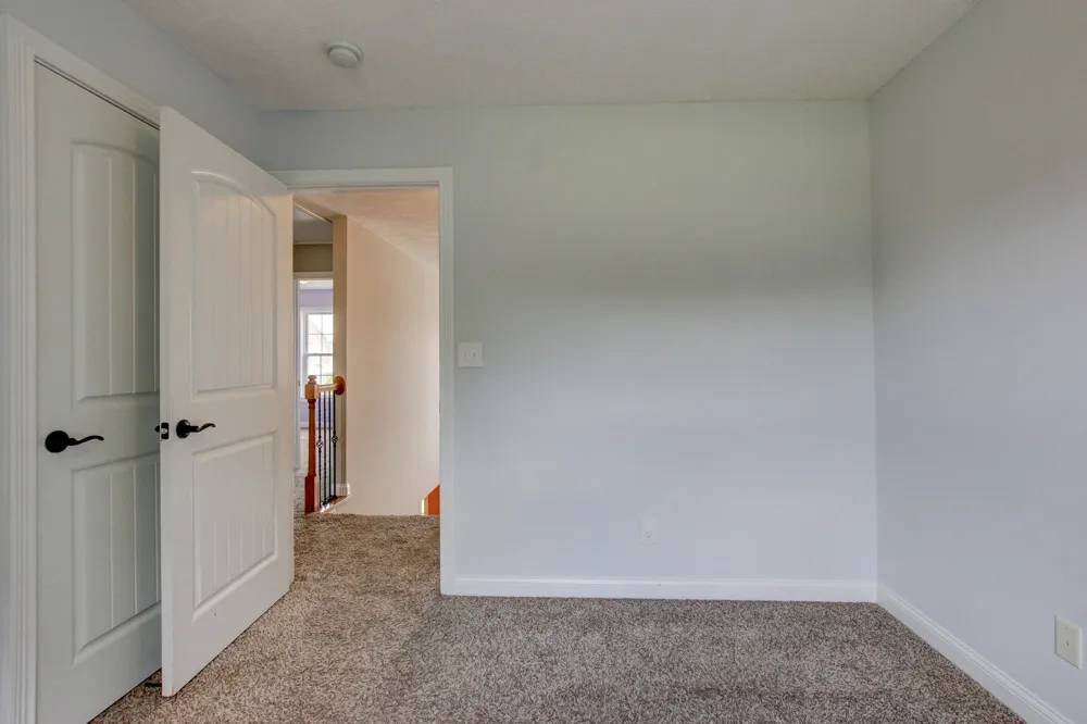 716 Cavalier Dr Clarksville, TN 37040