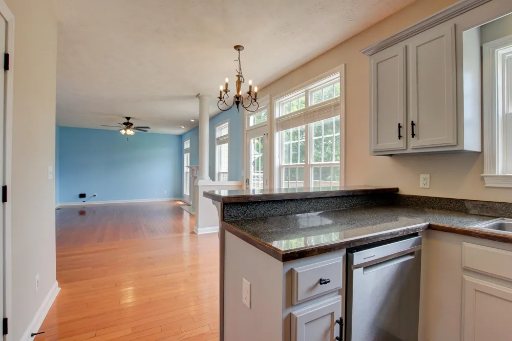 716 Cavalier Dr Clarksville, TN 37040