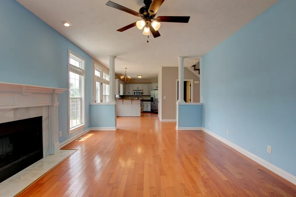716 Cavalier Dr Clarksville, TN 37040