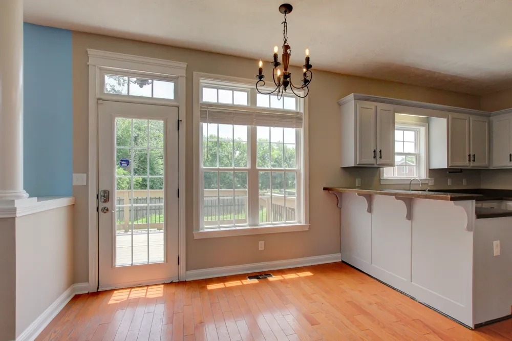716 Cavalier Dr Clarksville, TN 37040