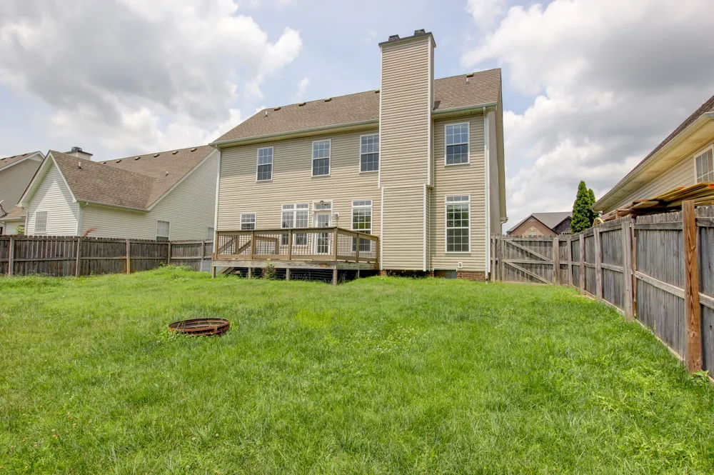 716 Cavalier Dr Clarksville, TN 37040