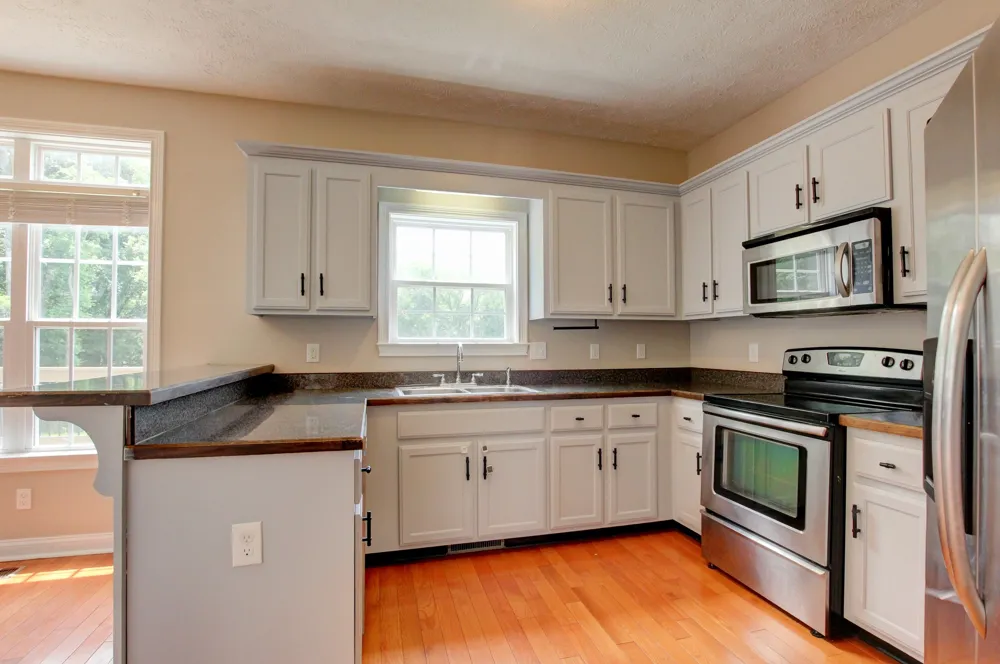 716 Cavalier Dr Clarksville, TN 37040