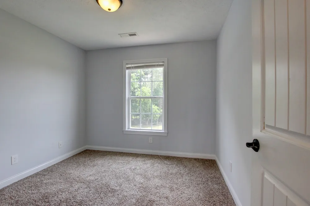 716 Cavalier Dr Clarksville, TN 37040