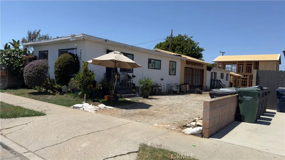 7921 Ronald Drive Huntington Beach, CA 92647