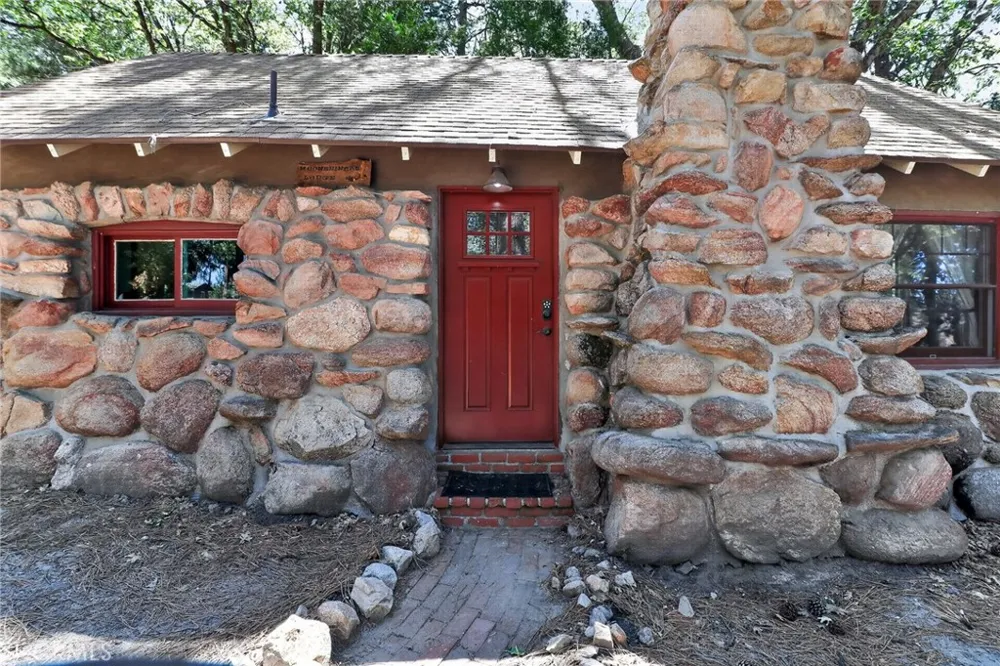 2775 View Running Springs, CA 92382