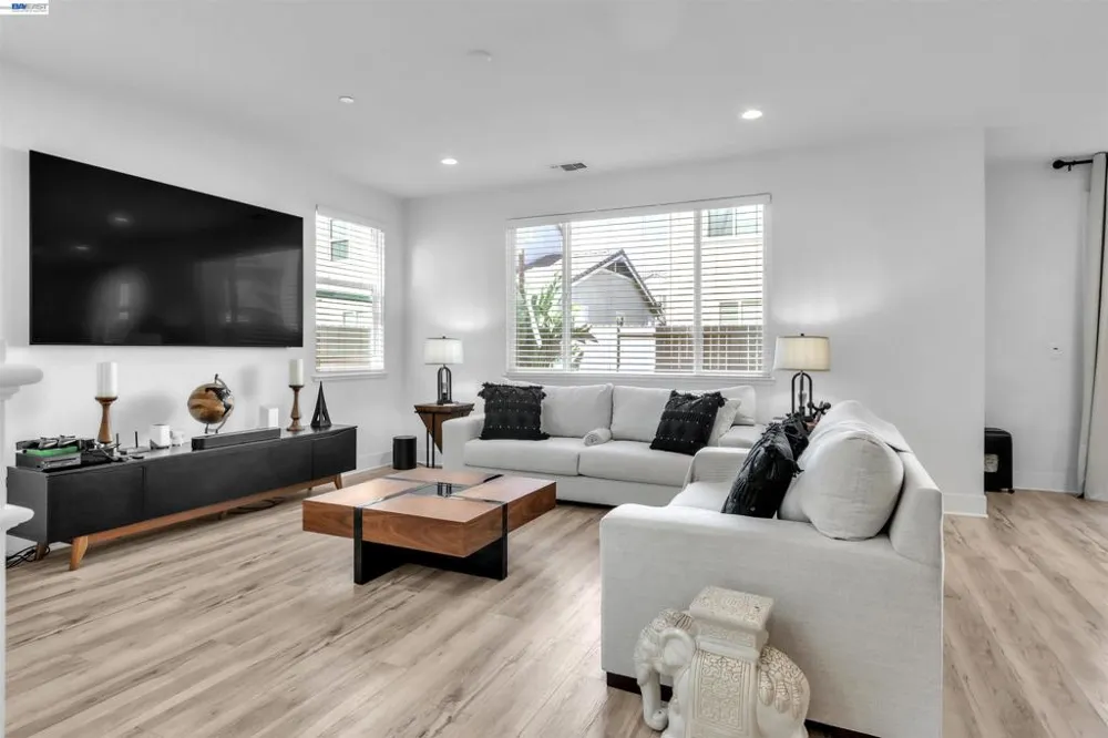 542 Datura Dr Vacaville, CA 95687
