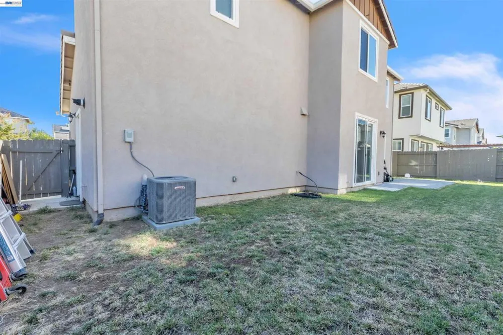 542 Datura Dr Vacaville, CA 95687