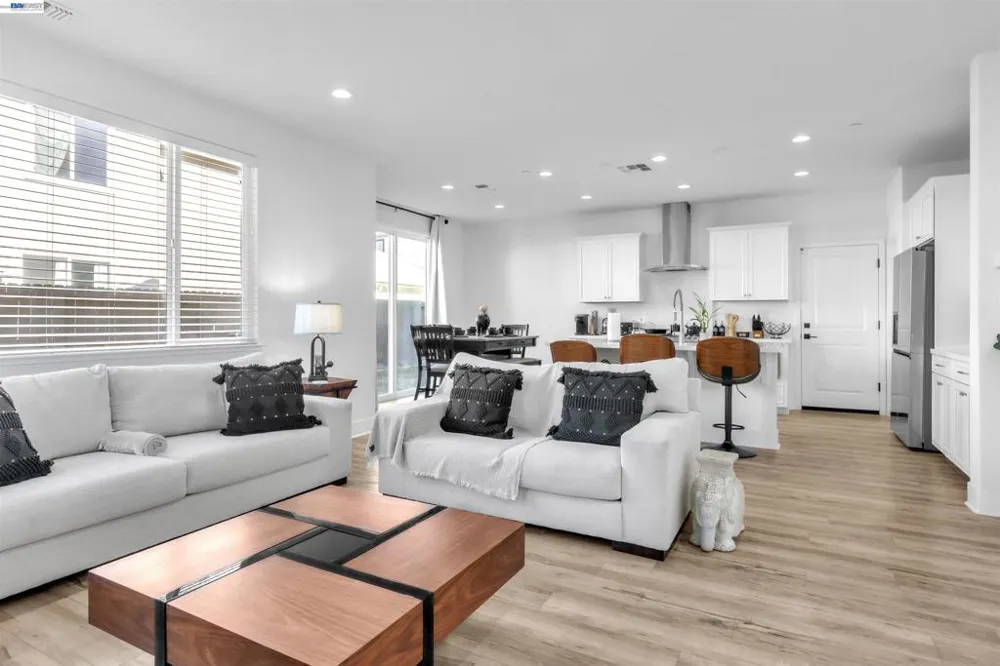 542 Datura Dr Vacaville, CA 95687