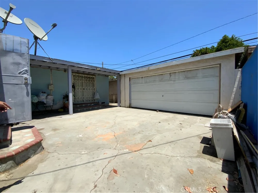 6350 Myrtle Avenue Long Beach, CA 90805