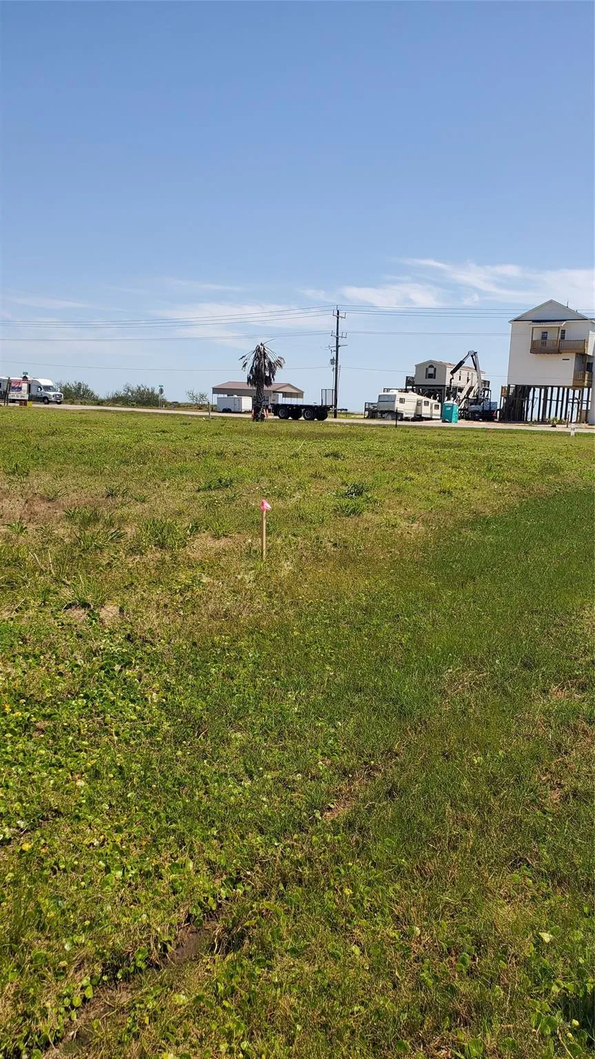 1221 Rollover Circle Gilchrist, TX 77617
