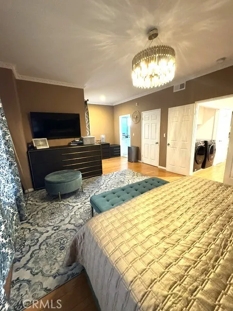 6828 Laurel Canyon Boulevard #211 North Hollywood, CA 91605