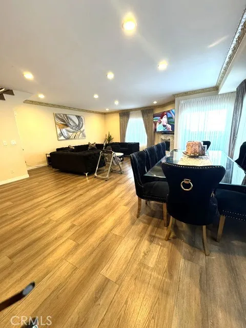 6828 Laurel Canyon Boulevard #211 North Hollywood, CA 91605