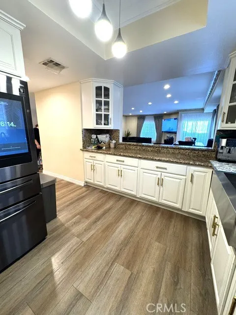 6828 Laurel Canyon Boulevard #211 North Hollywood, CA 91605