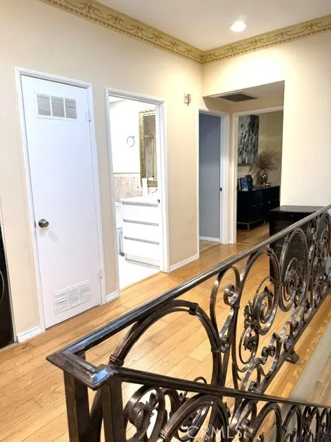 6828 Laurel Canyon Boulevard #211 North Hollywood, CA 91605