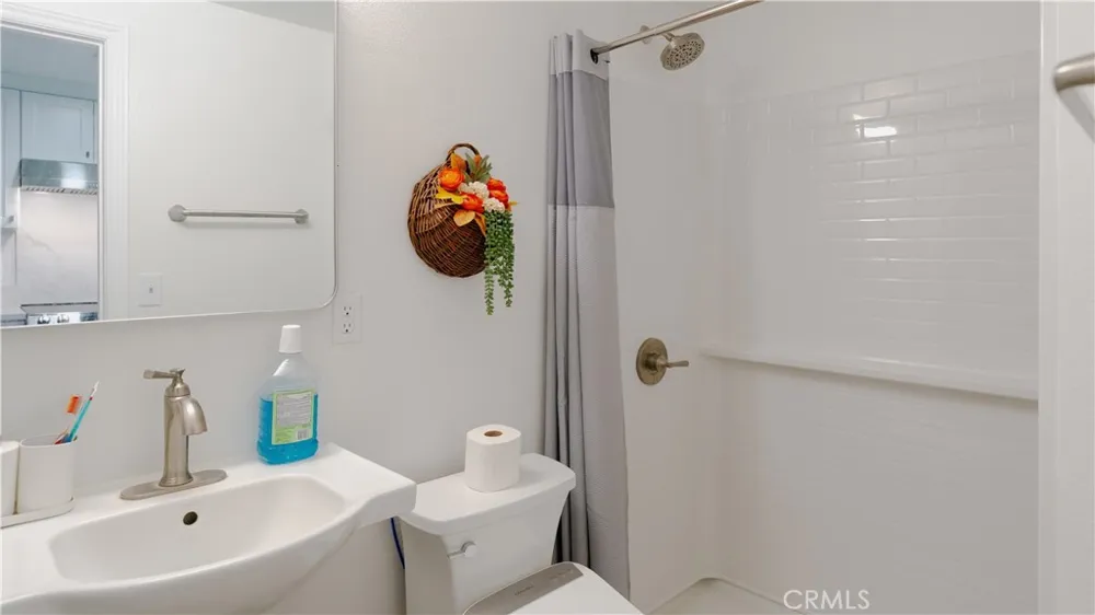 521 S Lyon #11 Santa Ana, CA 92701