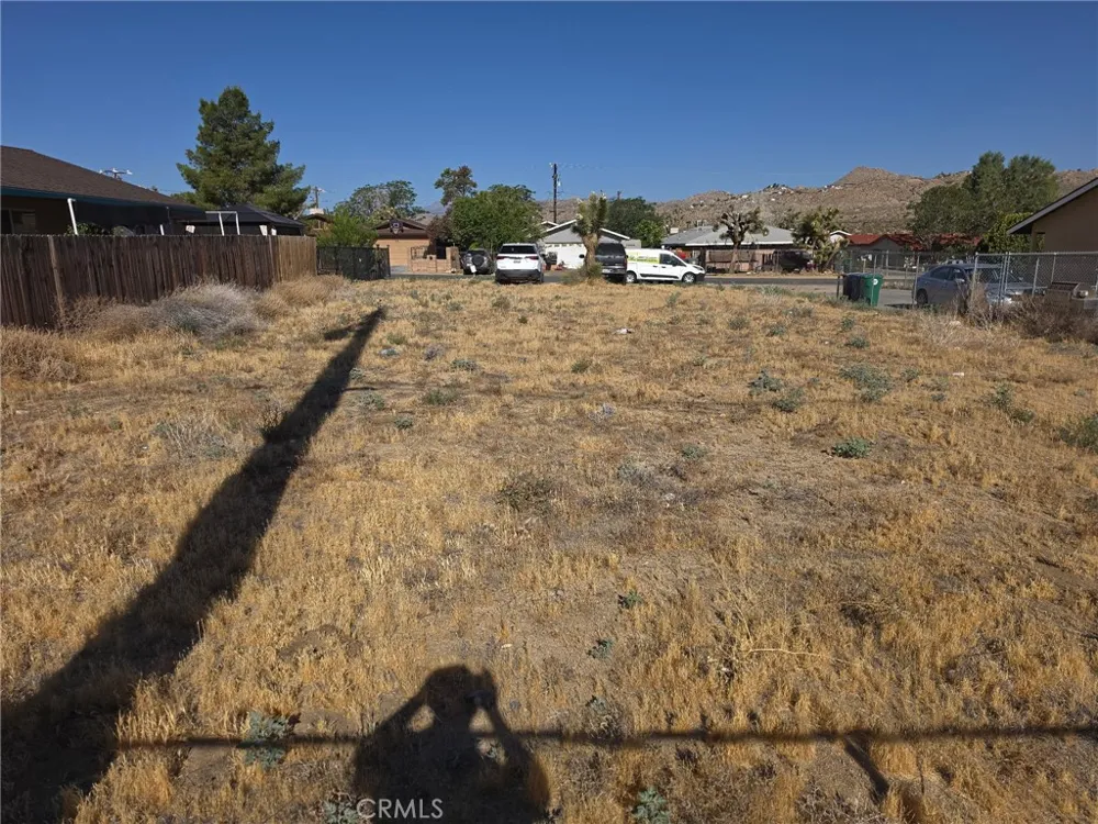6427 Balboa Yucca Valley, CA 92284