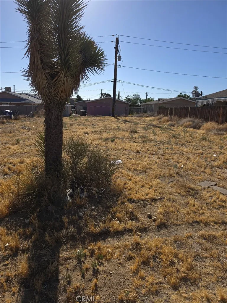 6427 Balboa Yucca Valley, CA 92284
