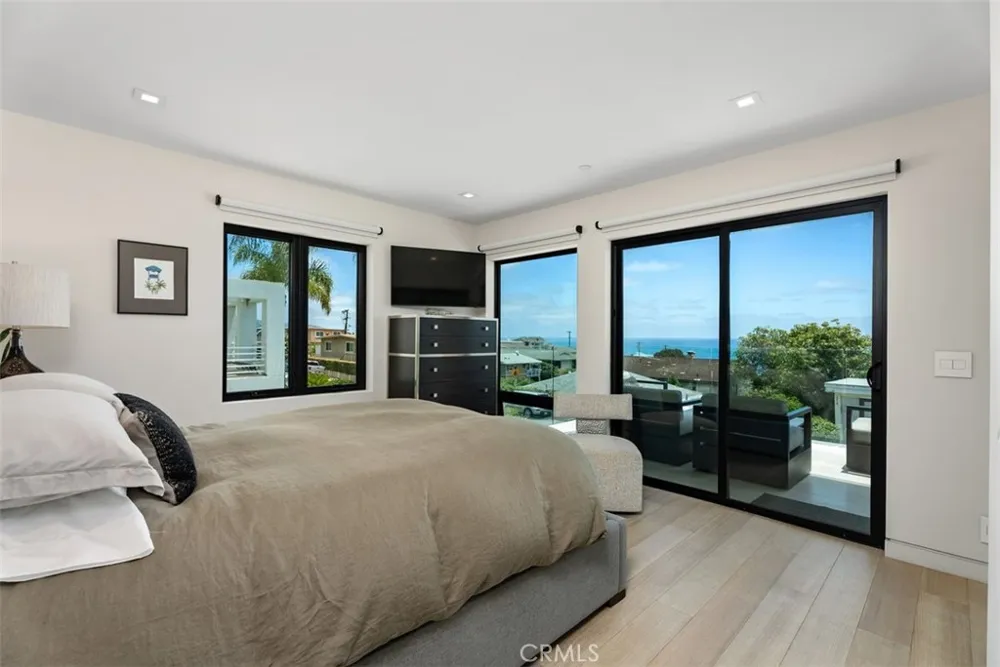 848 Hillcrest Drive Laguna Beach, CA 92651