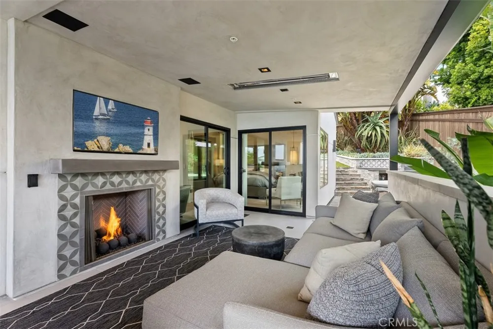 848 Hillcrest Drive Laguna Beach, CA 92651