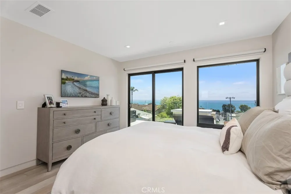 848 Hillcrest Drive Laguna Beach, CA 92651