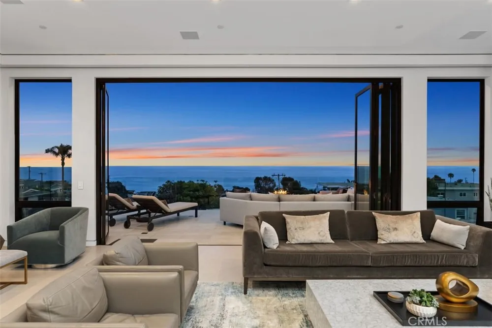 848 Hillcrest Drive Laguna Beach, CA 92651