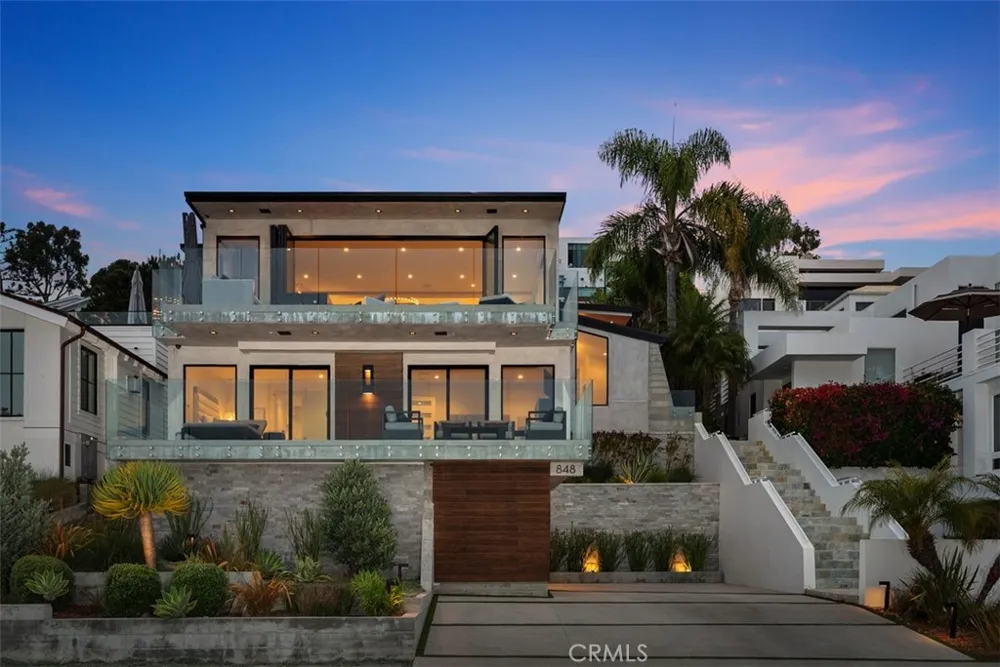 848 Hillcrest Drive Laguna Beach, CA 92651