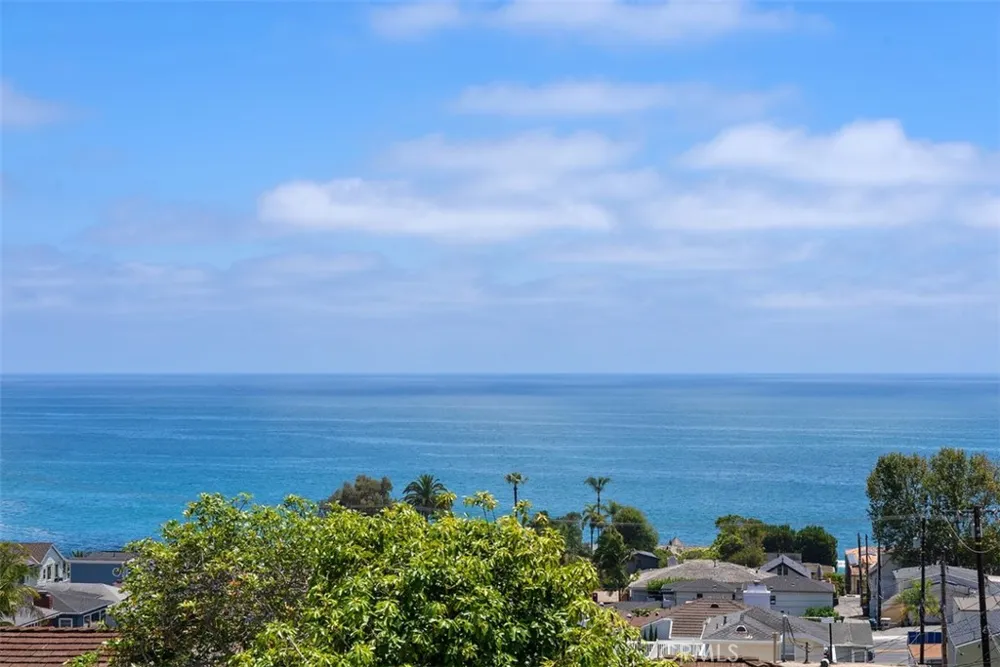 848 Hillcrest Drive Laguna Beach, CA 92651
