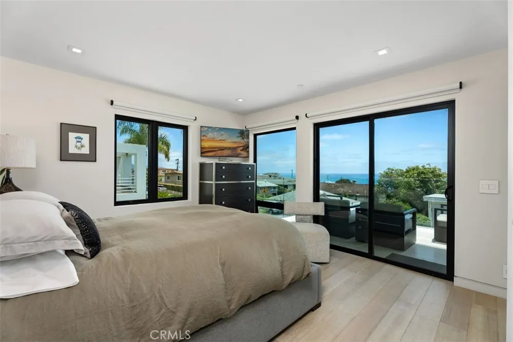 848 Hillcrest Drive Laguna Beach, CA 92651