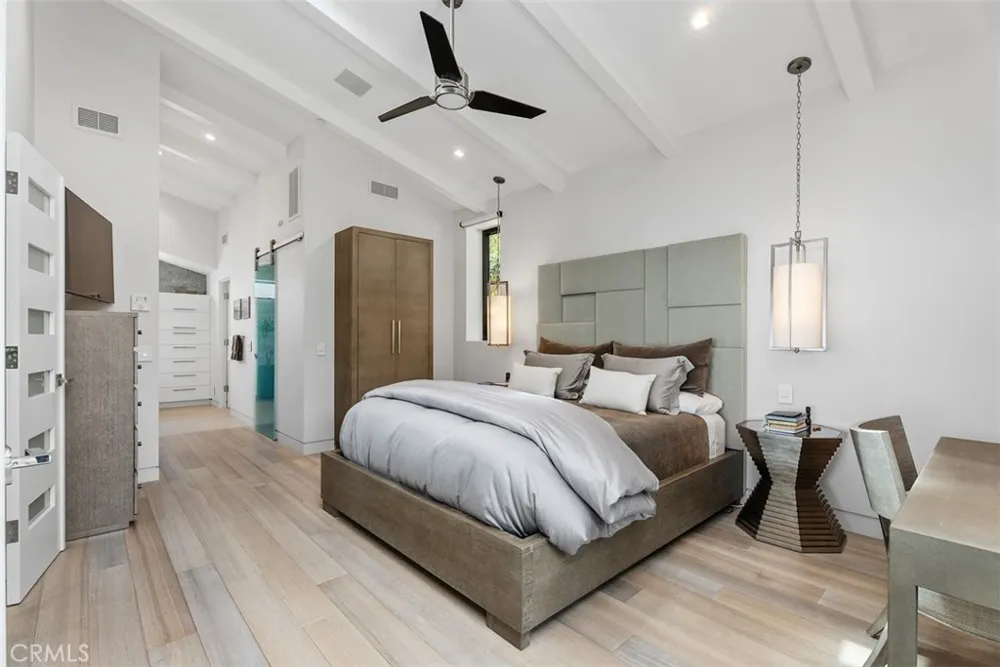 848 Hillcrest Drive Laguna Beach, CA 92651