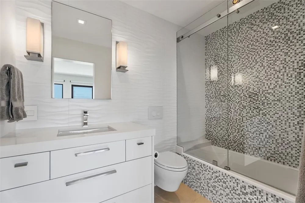 848 Hillcrest Drive Laguna Beach, CA 92651