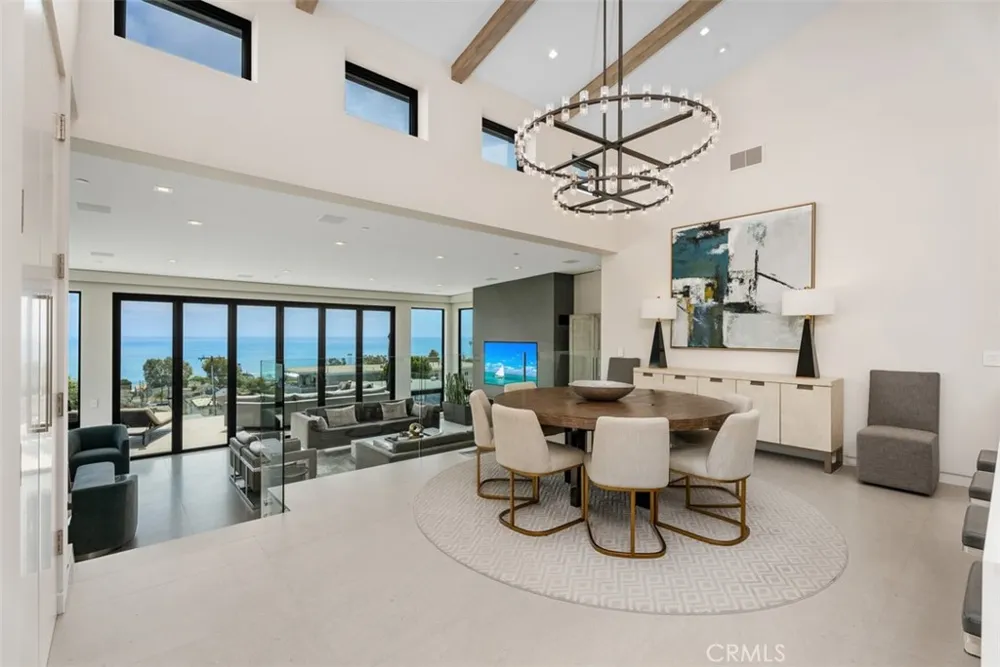 848 Hillcrest Drive Laguna Beach, CA 92651