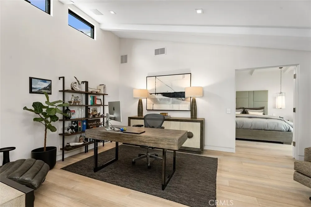 848 Hillcrest Drive Laguna Beach, CA 92651