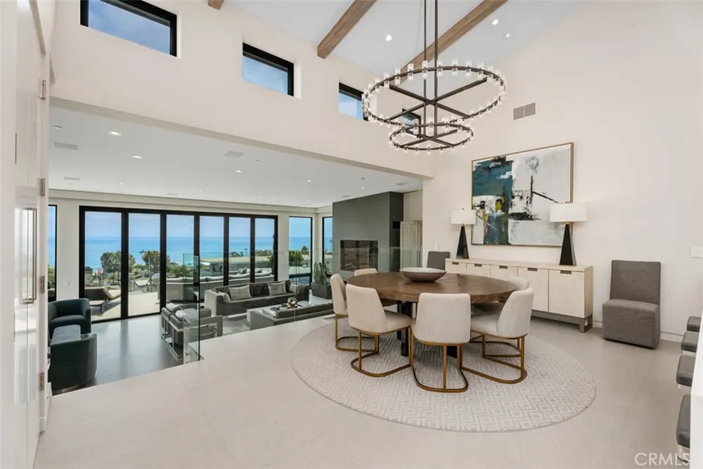 848 Hillcrest Drive Laguna Beach, CA 92651