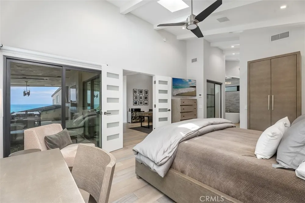 848 Hillcrest Drive Laguna Beach, CA 92651
