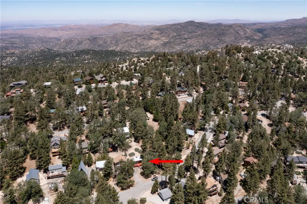 650 Dahlia Green Valley Lake, CA 92341