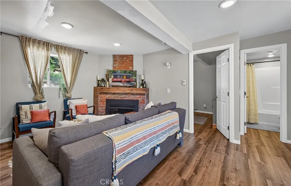 650 Dahlia Green Valley Lake, CA 92341